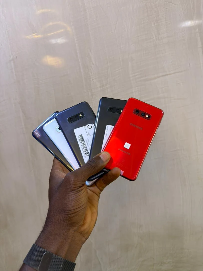 Samsung Galaxy s10e 6/128GB product image