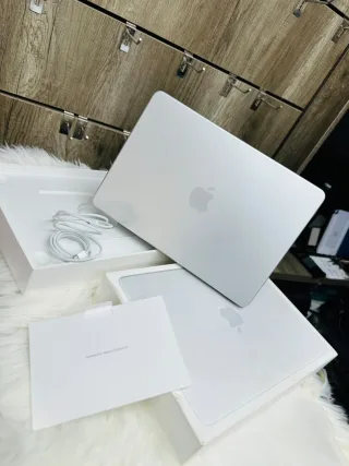 Apple MacBook Pro 2015 8/256GB ssd product image thumbnail 2