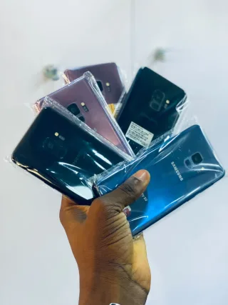 Samsung Galaxy S9 128GB product image thumbnail 1