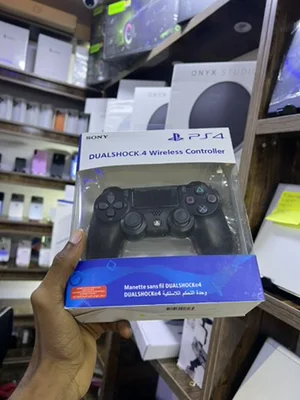 DUALSHOCK 4 WIRELESS CONTROLLER